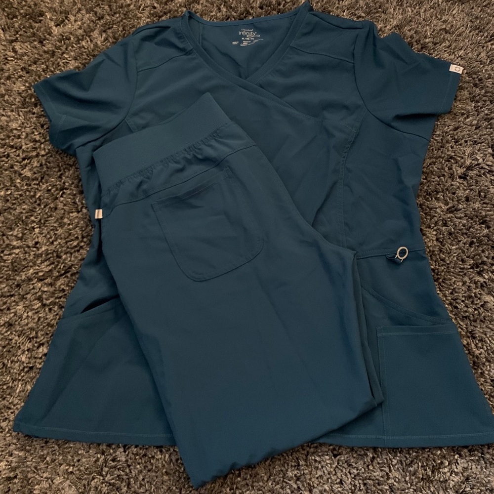 Cherokee Infinity Scrub Set